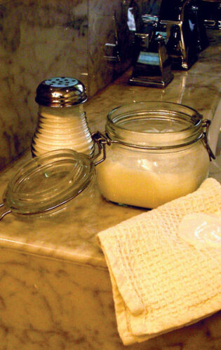 Natural Bathroom Cleaner: A Nontoxic Sink and Tub Scrub